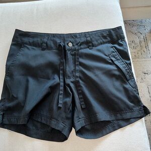 Magellan Outdoors Black Women's Cargo Shorts